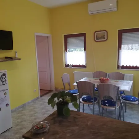 In 35839 Balatonmáriafürdő